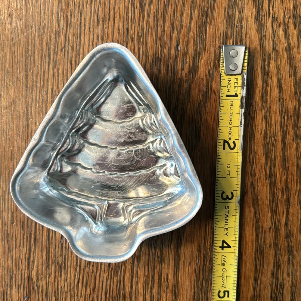 Vintage Aluminum Christmas Tree Molds - Picture 4 of 4